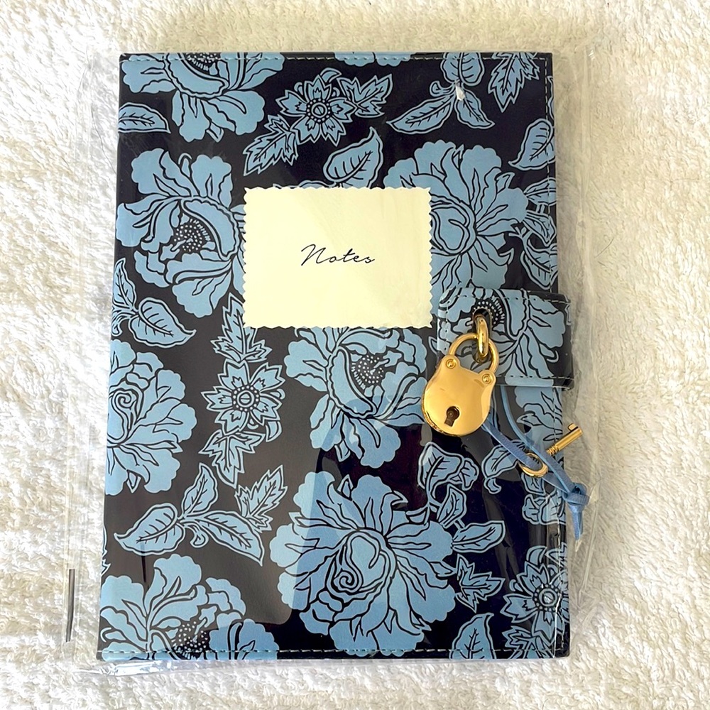 BNWT Nota Notebook